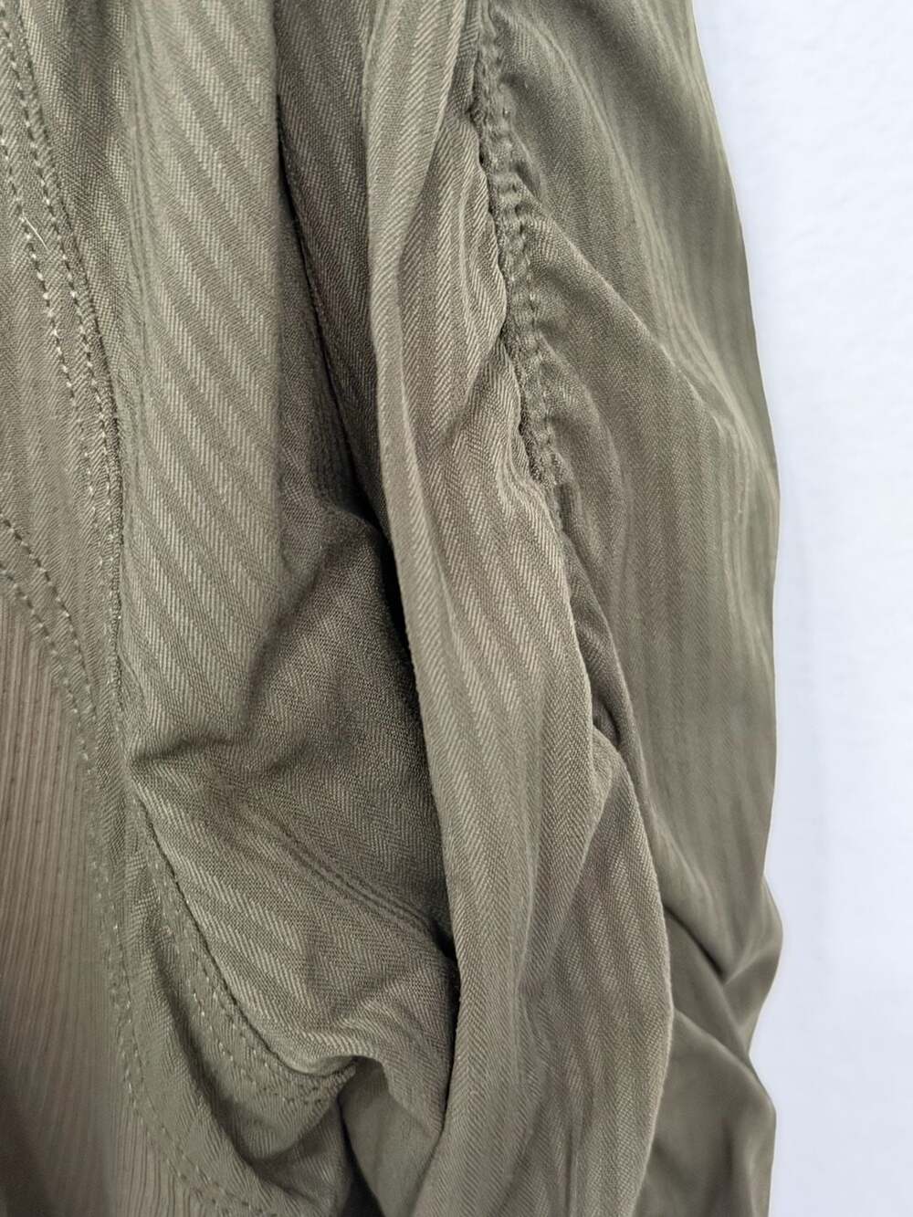 Lululemon Dance Studio Jacket Ruched Sleeves Hooded Dark Olive Green Size 10 - Picture 6 of 6